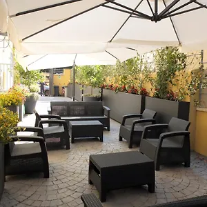 2* Отель Astoria Golden Gate